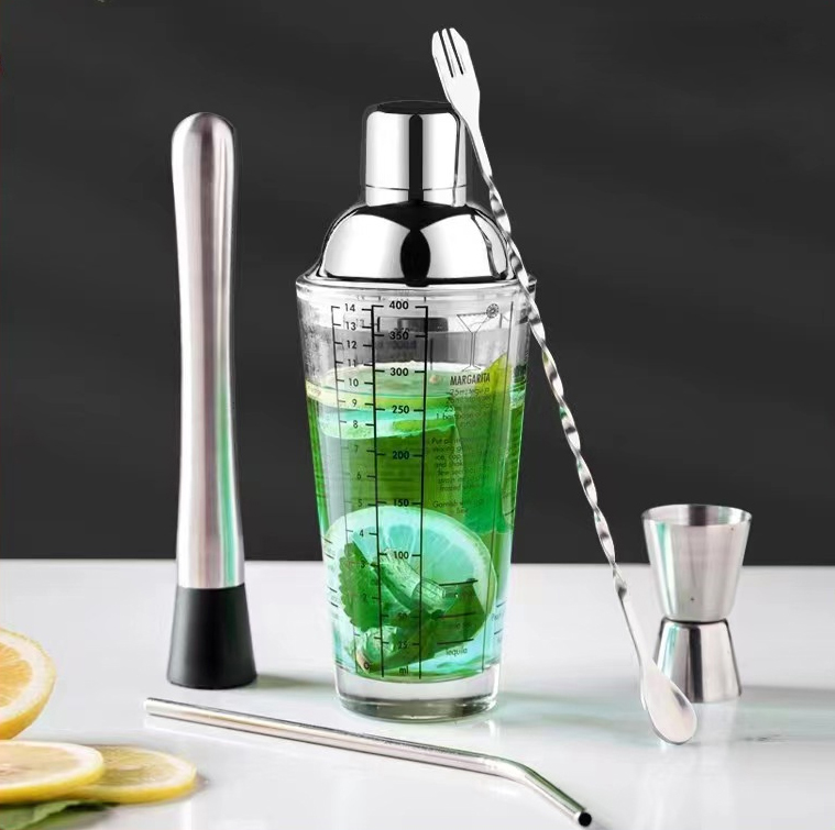 Cocktail shaker set